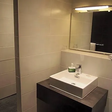 Colbert Hotel
