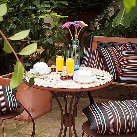 Colbert Hotel 2*